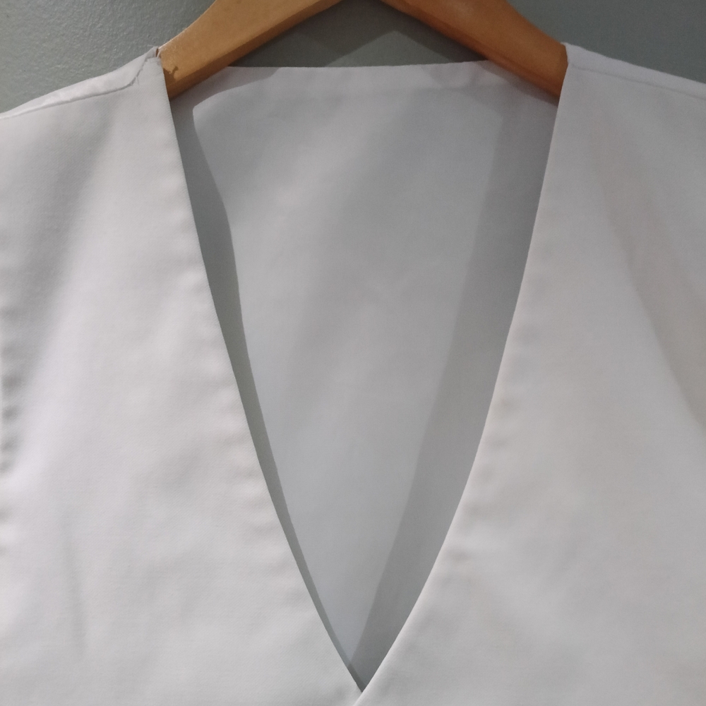 Elegant Formal White Event Wear Vest - Picture 2 of 4